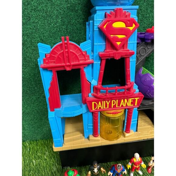 Superman Imaginext Daily Planet PlaySet 2015 Mattel DC Comics Figures! - Picture 2 of 8